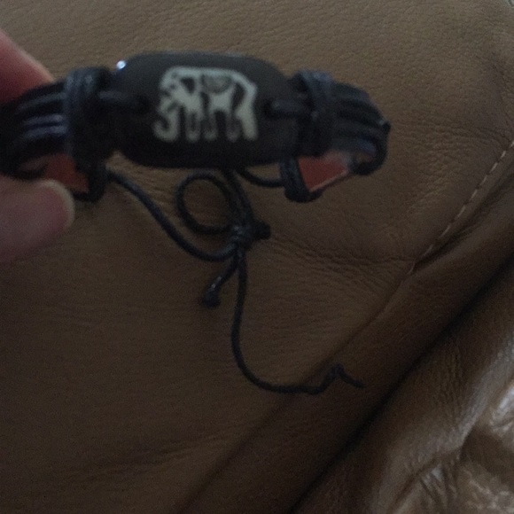Leather bracelet with elephant design - Picture 4 of 4